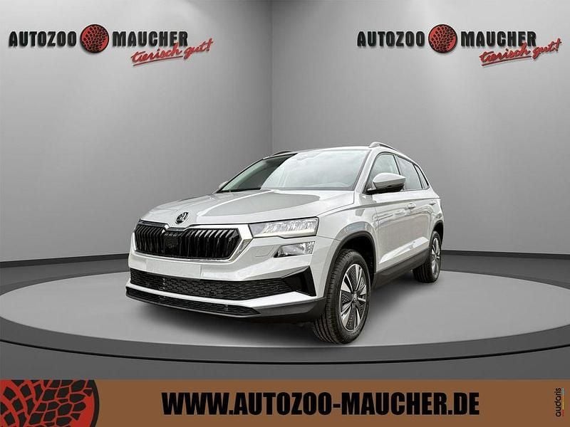 Steelgrau Neu 2025 Skoda Karoq Selection SUV | 33.990 € (Guter Preis) - Bild 1/4