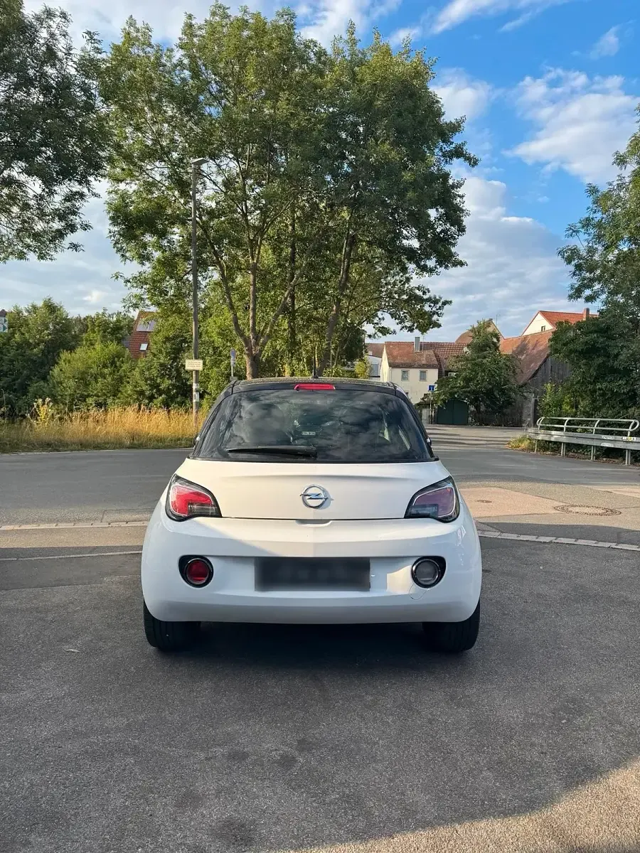 Gebraucht Opel Adam 69 PS (50 kW) 2018 Weiß Kleinwagen