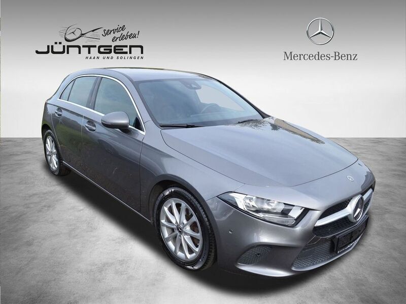 Gebraucht Mercedes A220 Premium Plus 190 PS (139 kW) 2019 Mountaingrau Limousine
