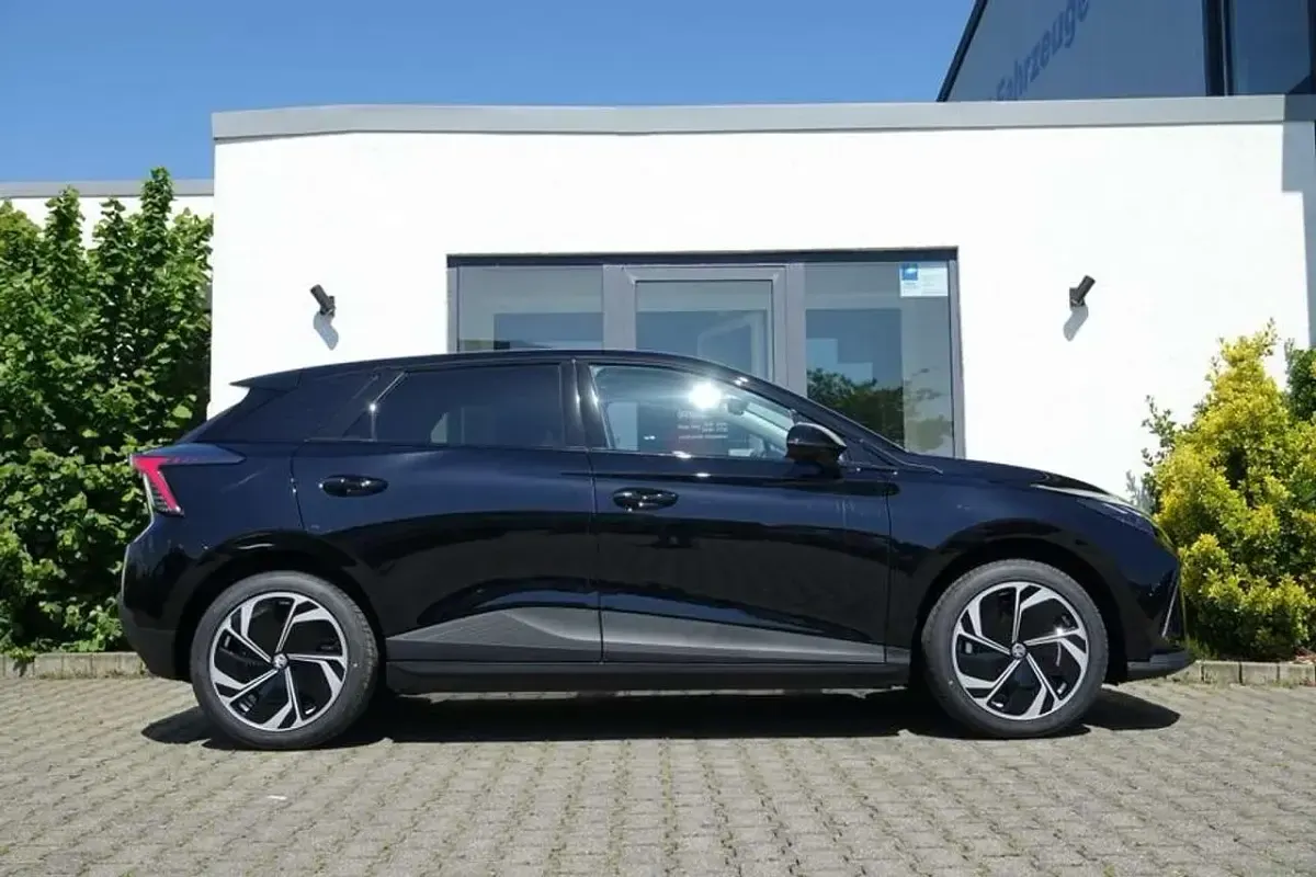 Neu MG MG4 EV 139 kW (190 PS) 2026 Black pearl Kleinwagen