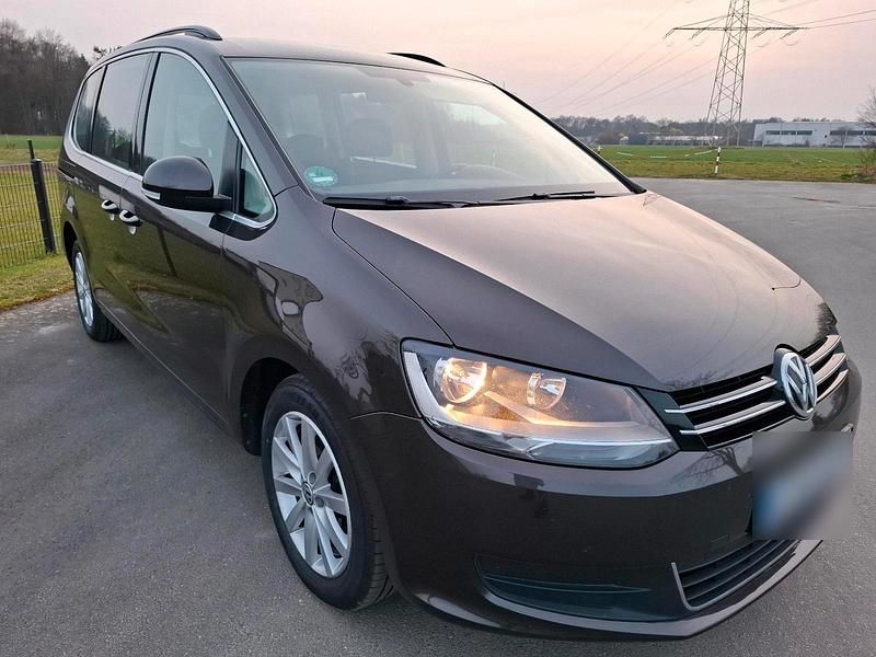 Gebraucht VW Sharan 150 PS (110 kW) 2017 Braun Van / Kleinbus
