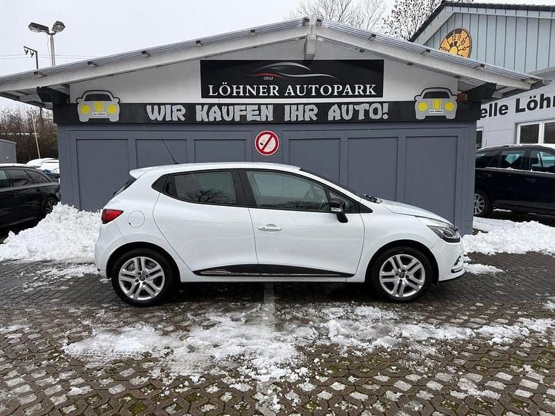 Weiß Gebraucht 2020 Renault Clio V Collection Kleinwagen | 9.999 € (Guter Preis) - Bild 1/4
