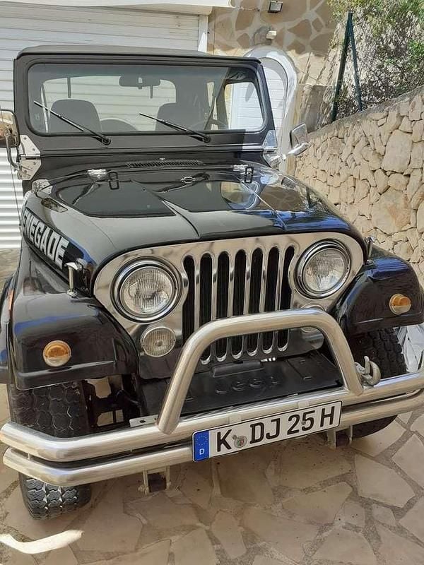 Schwarz Gebraucht 1982 Jeep CJ SUV | 24.000 € - Bild 1/4