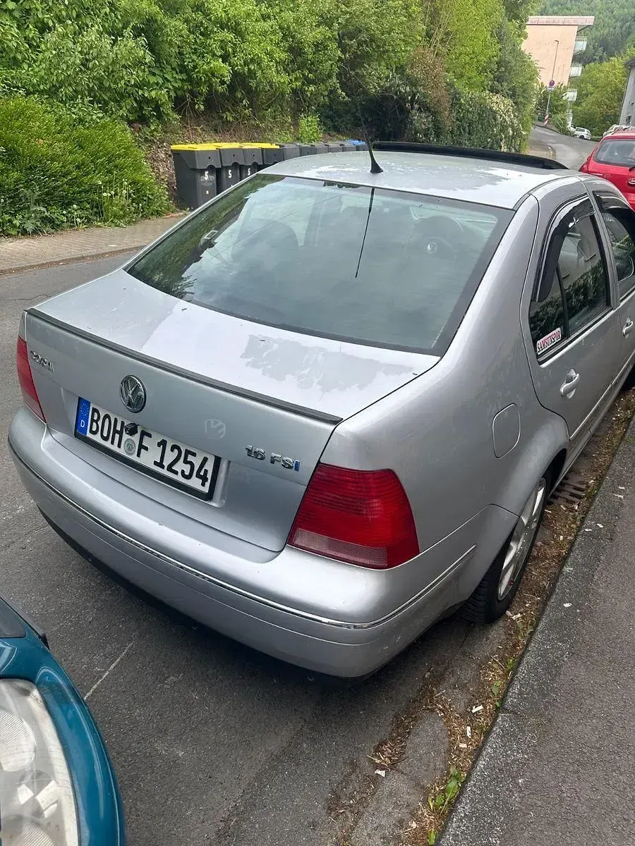 Gebraucht VW Bora 110 PS (80 kW) 2003 Silber Limousine