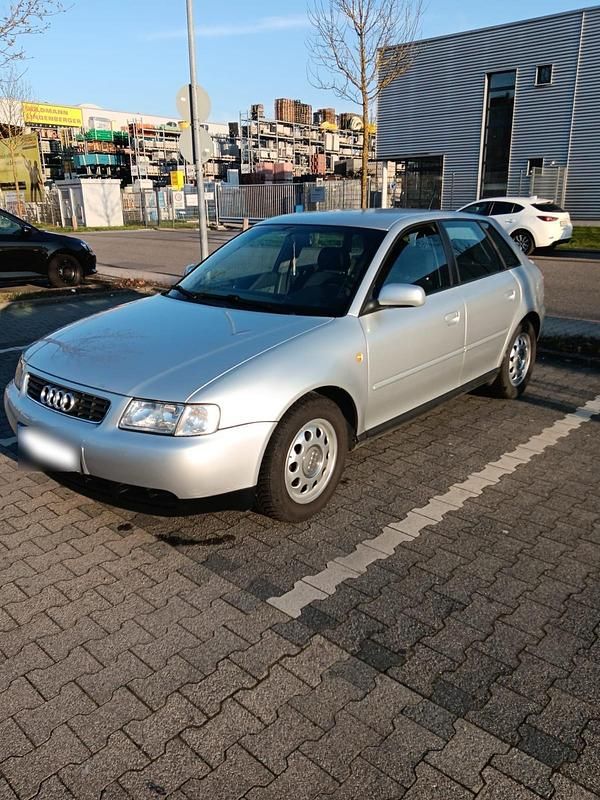 Usata Audi A3 74 CV (54 kW) 2000 Argento Utilitaria