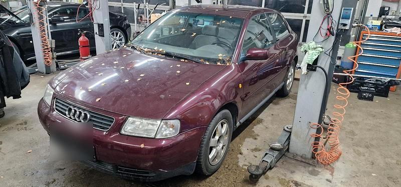 Rot Gebraucht 1997 Audi A3 Kleinwagen | 200 € (Superpreis) - Bild 1/4