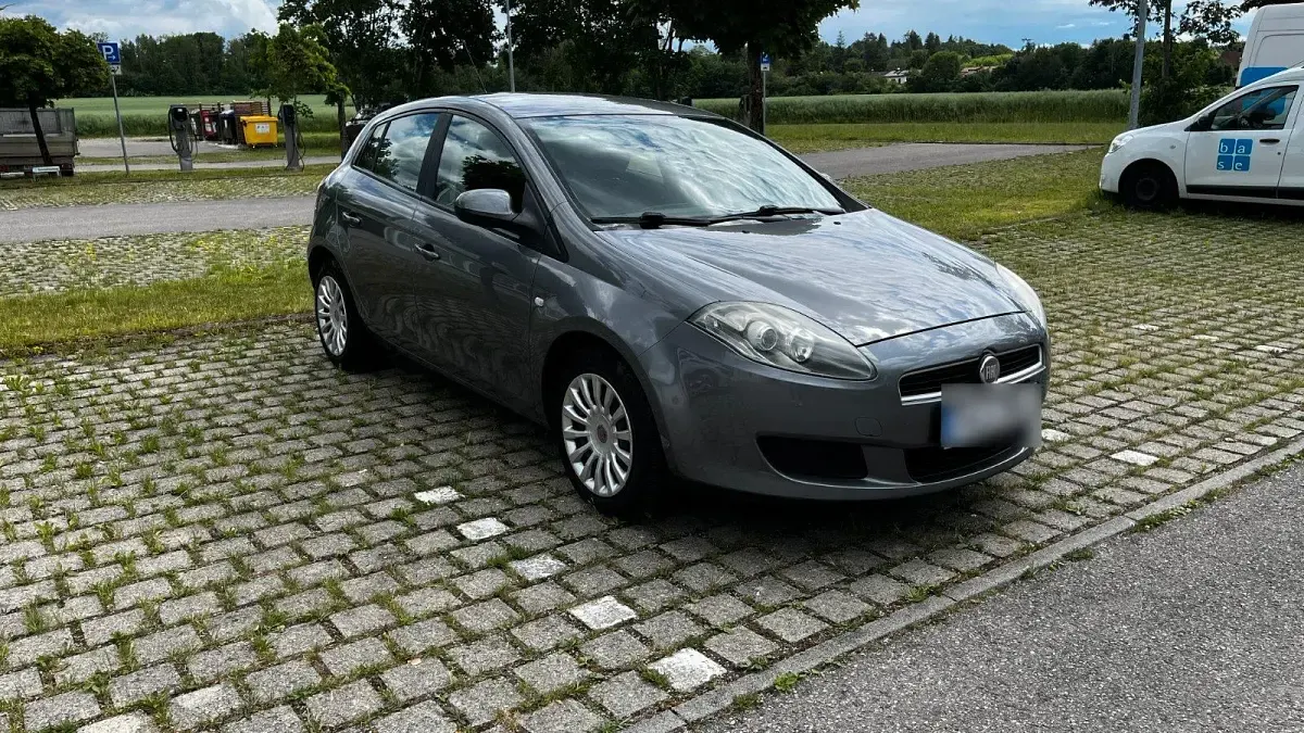 Gebraucht Fiat Bravo 90 PS (66 kW) 2011 Grau Kleinwagen