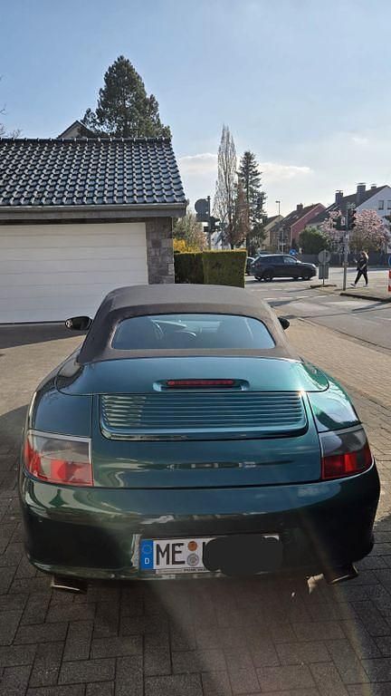 Gebraucht Porsche 996 320 PS (235 kW) 2001 Grün Cabrio
