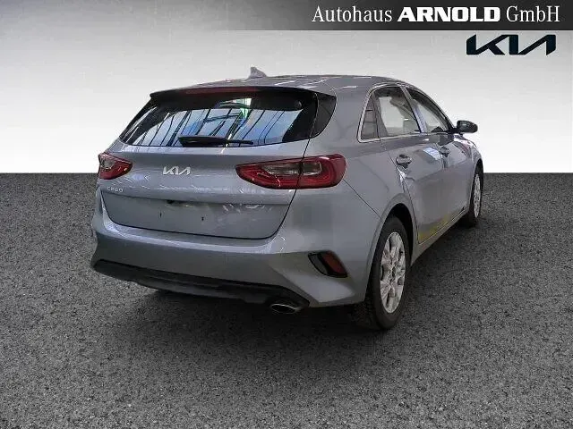 Gebraucht Kia Ceed Comfort 140 PS (102 kW) 2025 Lunarsilber Kleinwagen