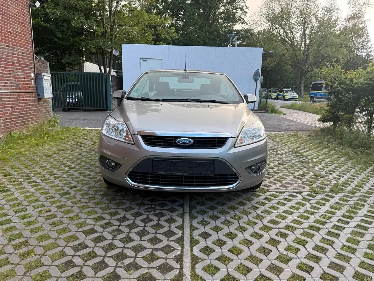 Gebraucht Ford Focus Cabriolet 145 PS (106 kW) 2009 Silber Cabrio