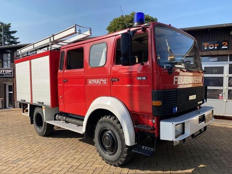 Rot Gebraucht 1992 Iveco Massif | 17.990 € - Bild 1/4