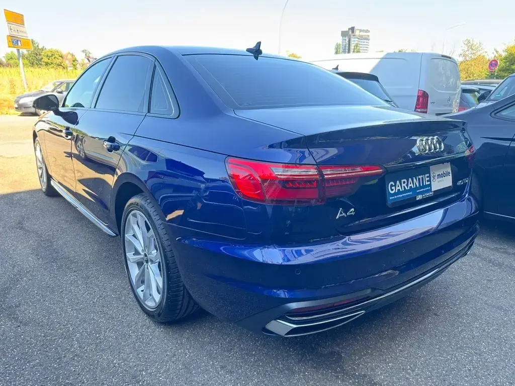 Gebraucht Audi A4 Advanced 204 PS (150 kW) 2023 Blau Limousine