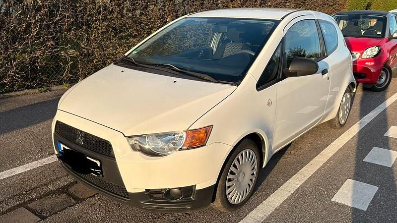Gebraucht Mitsubishi Colt 75 PS (55 kW) 2010 Weiß Kleinwagen