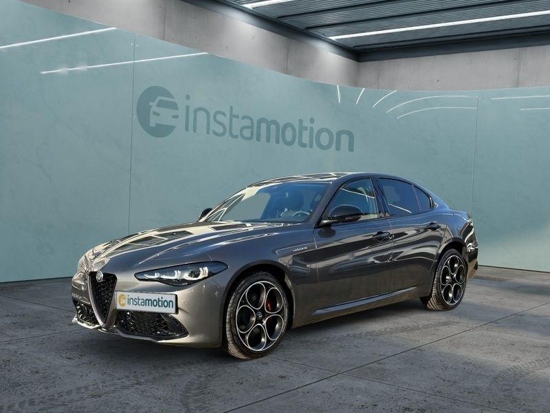 Grün Gebraucht 2023 Alfa Romeo Giulia Limousine | 49.790 € - Bild 1/3