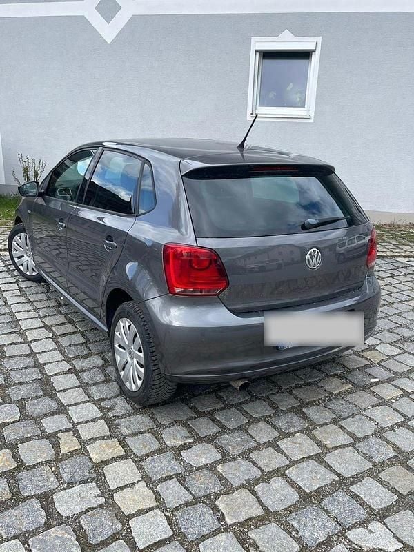 Gebraucht VW Polo Life 90 PS (66 kW) 2013 Grau Kleinwagen