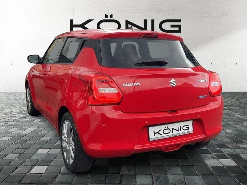 Gebraucht Suzuki Swift Comfort 83 PS (61 kW) 2023 Rot Limousine