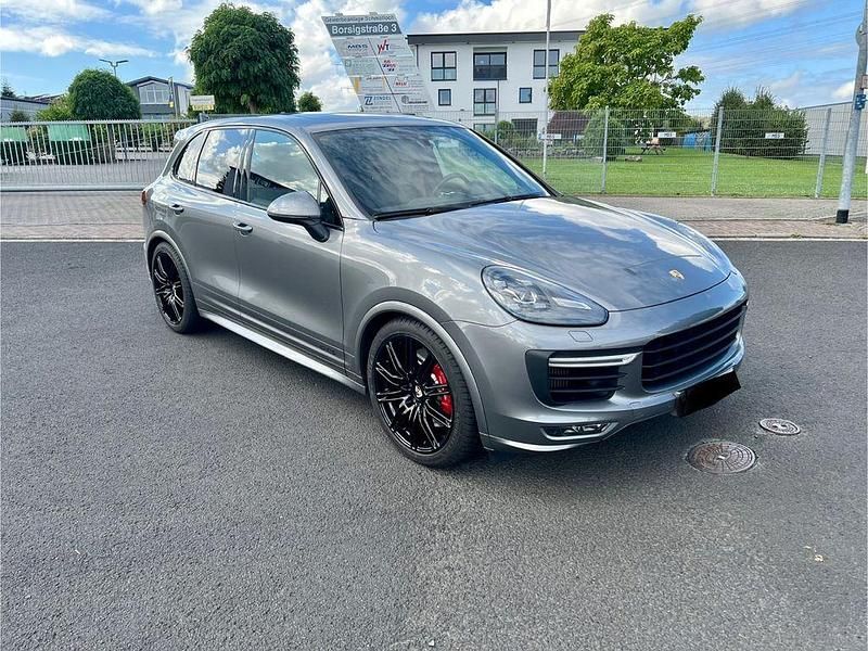 Grau Gebraucht 2015 Porsche Cayenne GTS SUV | 48.500 € (Etwas zu teuer) - Bild 1/4