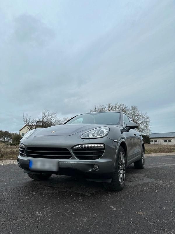Grau Gebraucht 2013 Porsche Cayenne SUV | 16.500 € (Teuer) - Bild 1/4
