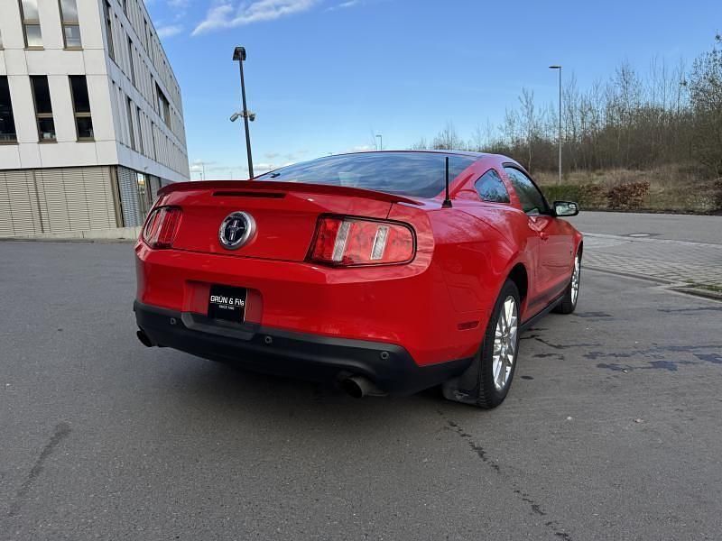 Gebraucht Ford Mustang 305 PS (224 kW) 2012 Rot Coupé