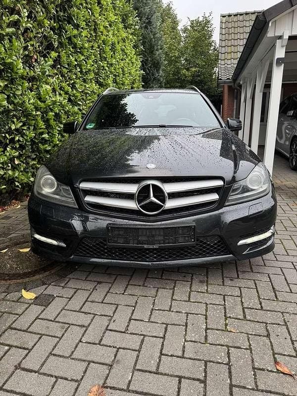 Gebraucht Mercedes C250 Edition 204 PS (150 kW) 2013 Schwarz Limousine