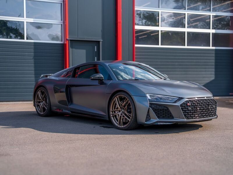 Grau Gebraucht 2020 Audi R8 Coupé Sport Coupé | 164.900 € - Bild 1/4