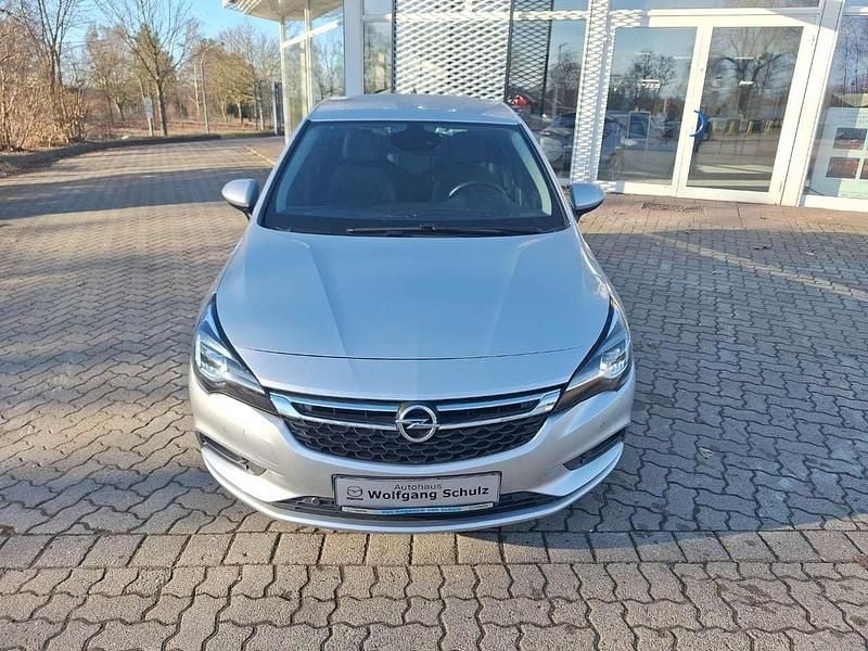 Gebraucht Opel Astra Innovation 150 PS (110 kW) 2016 Argon silber/ice silver (m2) Kleinwagen