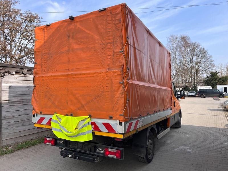 Gebraucht Iveco Daily 136 PS (100 kW) 2018 Orange Van / Kleinbus