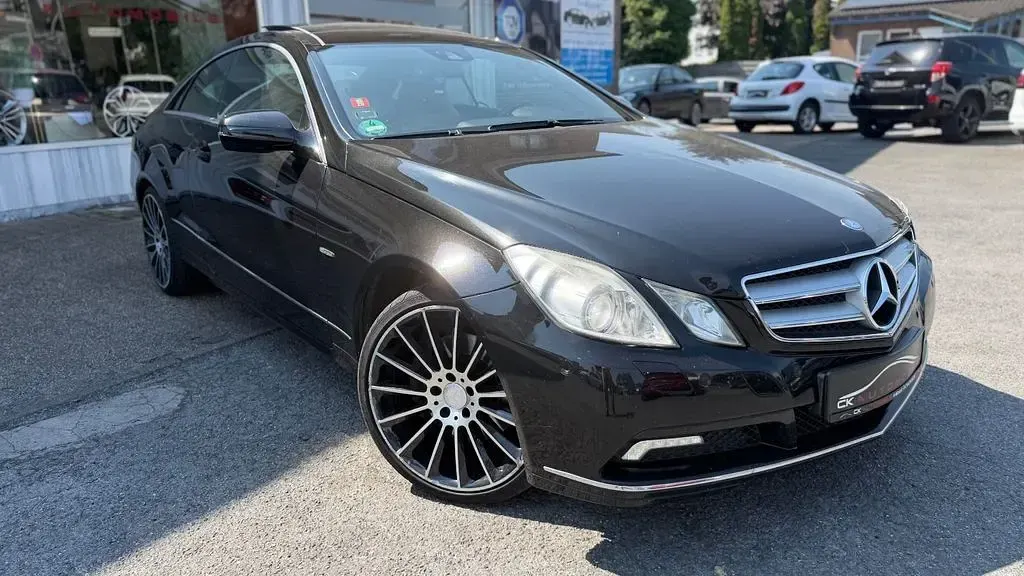 Gebraucht Mercedes E350 292 PS (214 kW) 2009 Schwarz Coupé