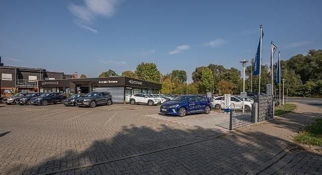 Weiß Gebraucht 2018 Mercedes C180 Limousine | 18.490 € (Guter Preis) - Bild 1/1