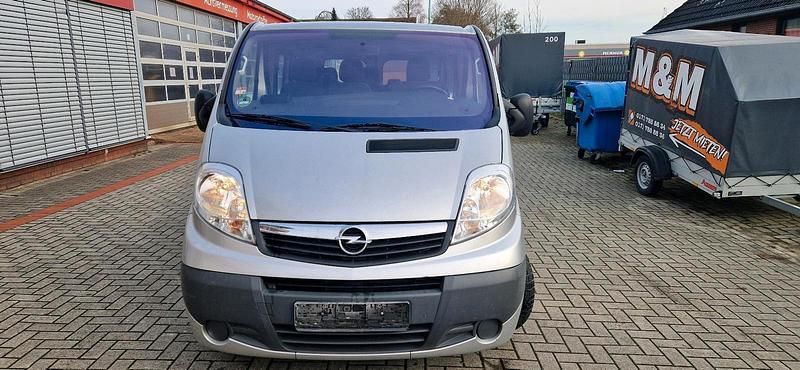Grau Gebraucht 2009 Opel Vivaro Van / Kleinbus | 10.900 € (Etwas zu teuer) - Bild 1/4