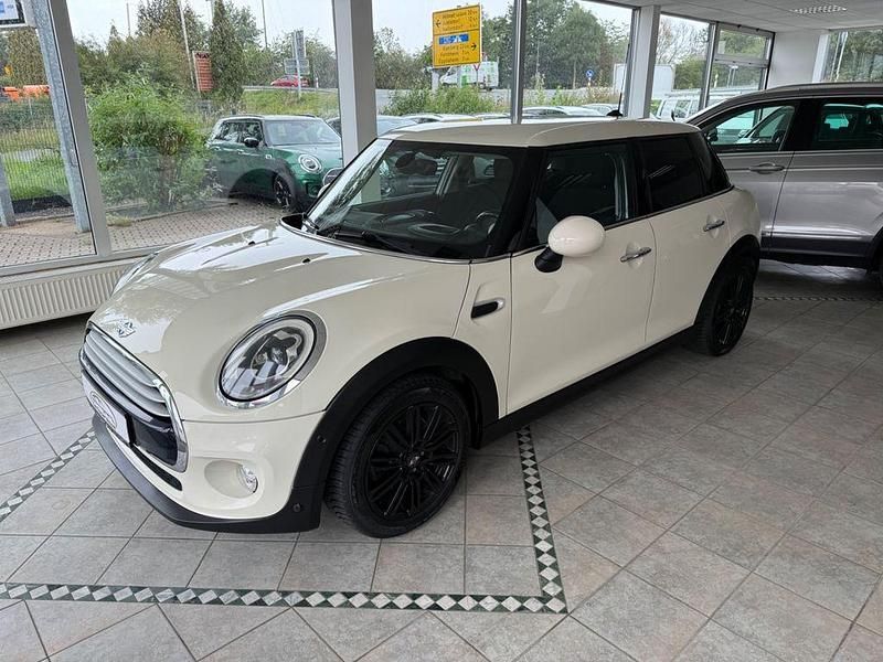 Weiß Gebraucht 2014 Mini Cooper D Kleinwagen | 9.499 € (Teuer) - Bild 1/4