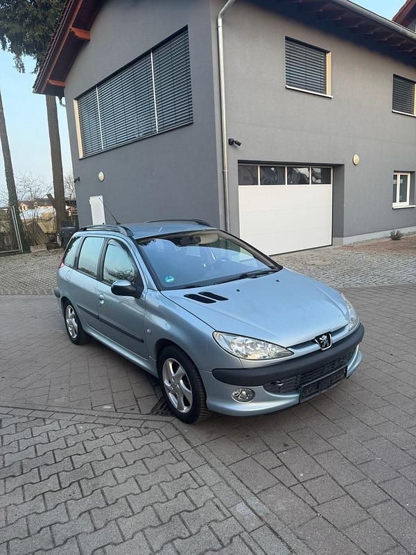 Gebraucht Peugeot 206 90 PS (66 kW) 2003 Silber Kombi