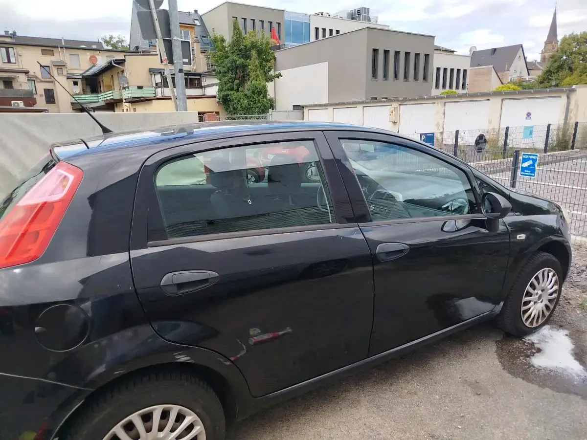 Gebraucht Fiat Punto 60 PS (44 kW) 2010 Schwarz Kleinwagen