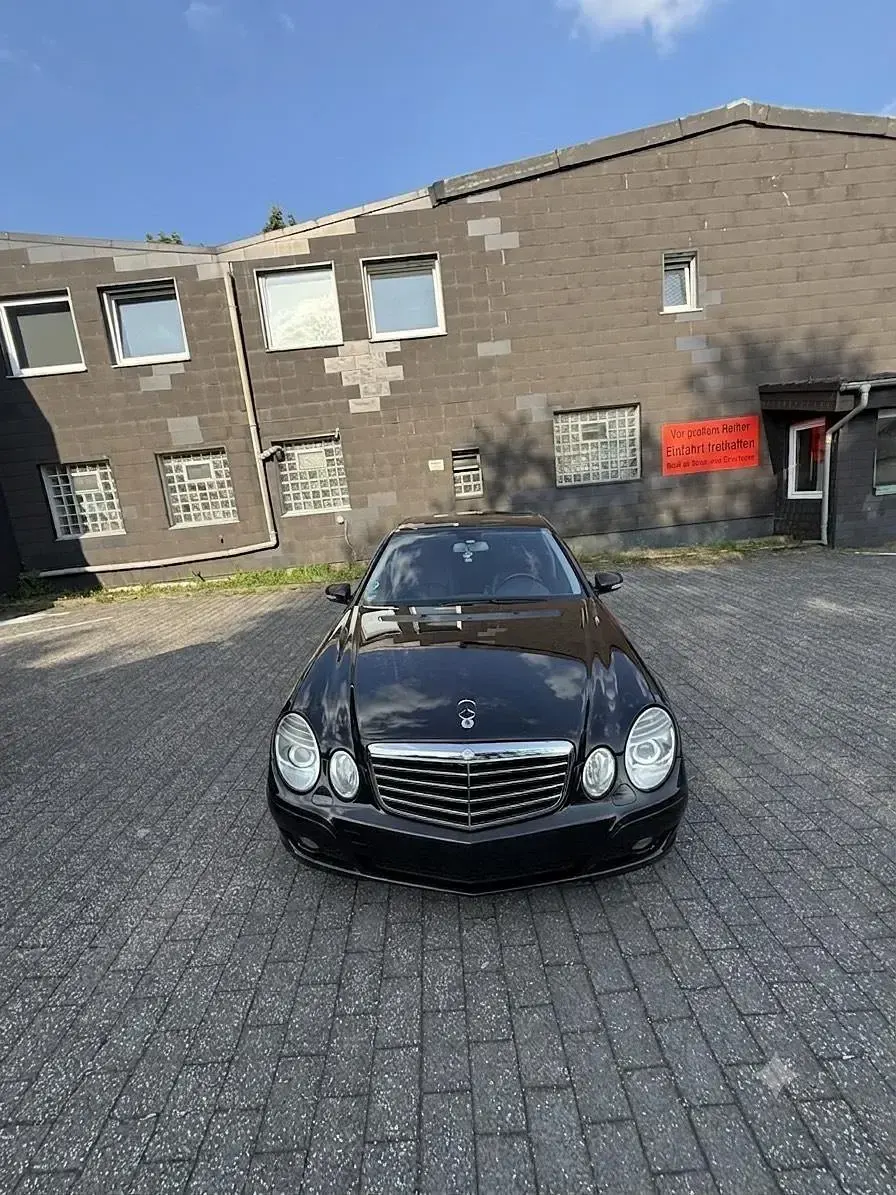 Gebraucht Mercedes E320 Avantgarde 224 PS (164 kW) 2009 Schwarz Limousine