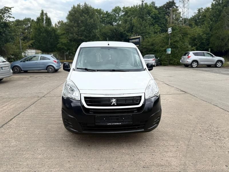 Weiß Gebraucht 2015 Peugeot Partner Van / Kleinbus | 5.490 € - Bild 1/4
