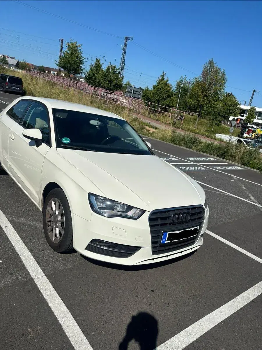 Gebraucht Audi A3 Ambiente 150 PS (110 kW) 2014 Weiß Limousine