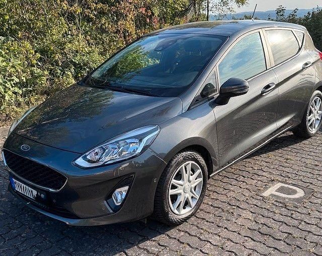 Grau Gebraucht 2018 Ford Fiesta Active Limousine | 11.600 € (Guter Preis) - Bild 1/4