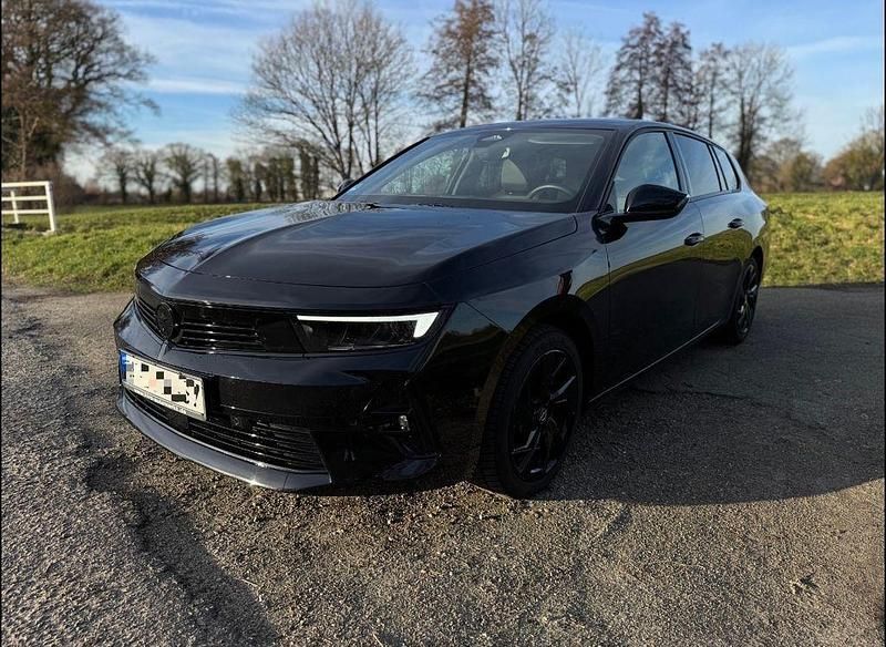 Gebraucht Opel Astra 131 PS (96 kW) 2024 Schwarz Kombi