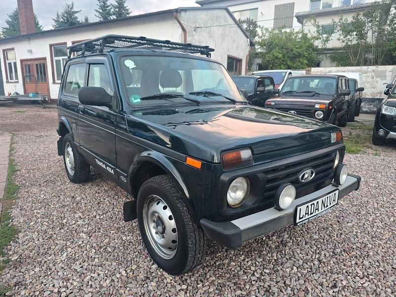 Grün Gebraucht 2019 Lada Taiga SUV | 8.000 € (Superpreis) - Bild 1/4