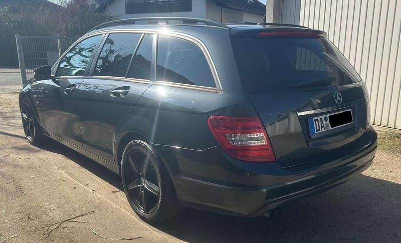 Gebraucht Mercedes C200 Elegance 136 PS (100 kW) 2012 Schwarz Kombi