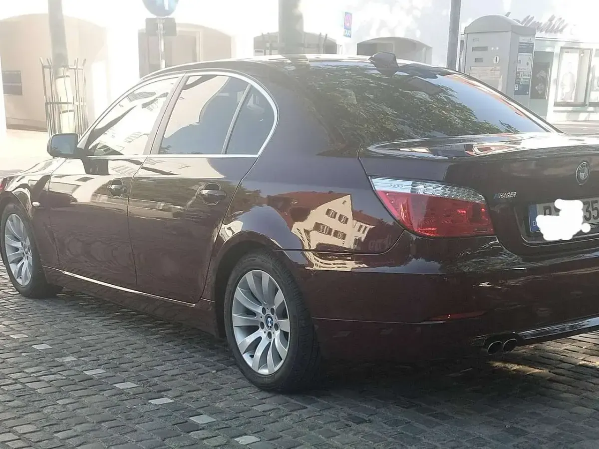 Gebraucht BMW 530 193 PS (141 kW) 2008 Rot Limousine