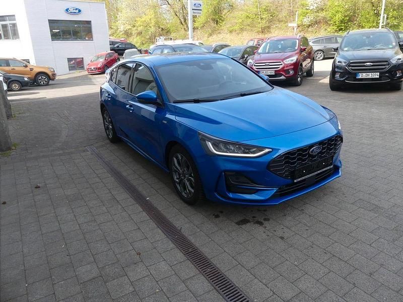 Gebraucht Ford Focus ST-Line X 155 PS (114 kW) 2024 Blau Limousine