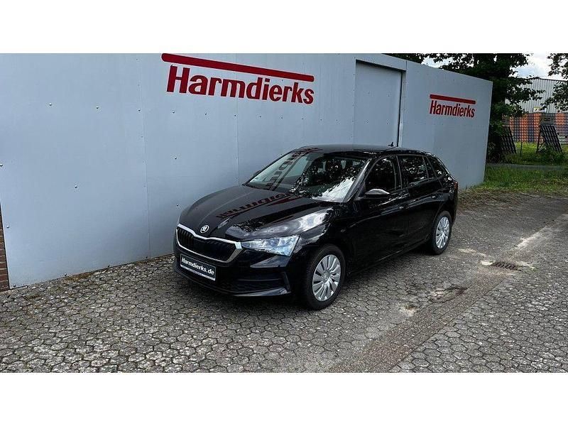 Blackmagic perleffekt (metallic) Gebraucht 2021 Skoda Scala Active Kleinwagen | 14.990 € (Fairer Preis) - Bild 1/4
