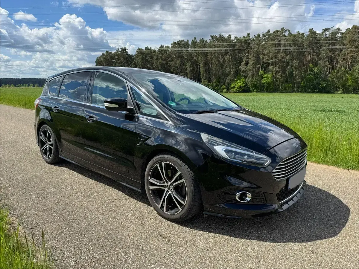 Gebraucht Ford S-MAX Titanium 209 PS (153 kW) 2016 Schwarz Van / Kleinbus