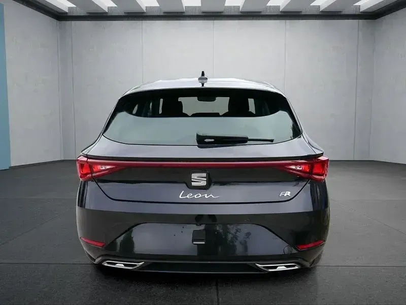 Neu Seat Leon 150 PS (110 kW) 2025 Schwarz Kleinwagen