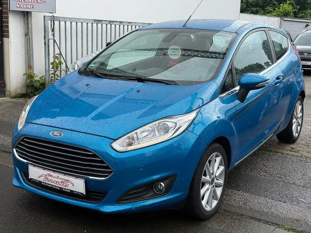 Gebraucht Ford Fiesta Titanium 82 PS (60 kW) 2016 Blau Kleinwagen