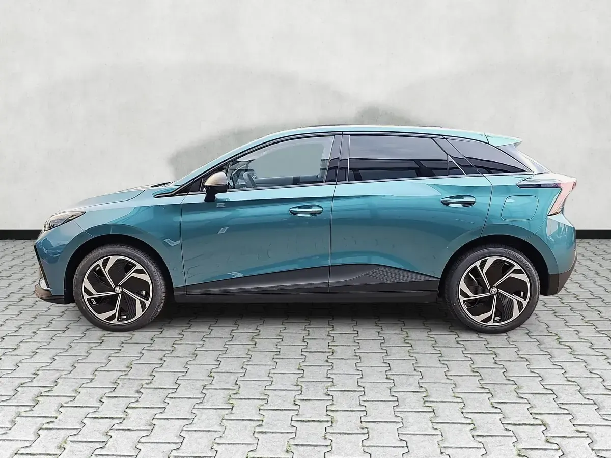 Neu MG MG4 EV 139 kW (190 PS) 2026 Ealing green metallic Kleinwagen