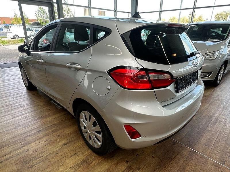 Gebraucht Ford Fiesta Cool & Connect 101 PS (74 kW) 2022 Silber Kleinwagen