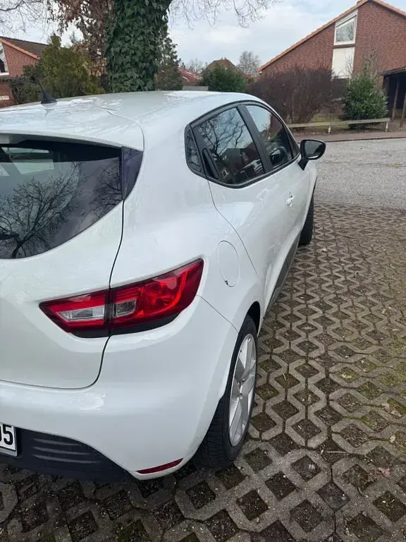 Gebraucht Renault Clio Intens 90 PS (66 kW) 2019 Weiß Limousine