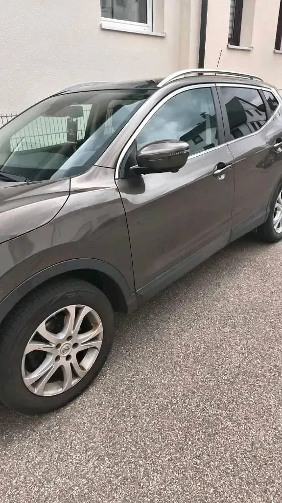 Gebraucht Nissan Qashqai N-Connecta 116 PS (85 kW) 2017 Braun SUV